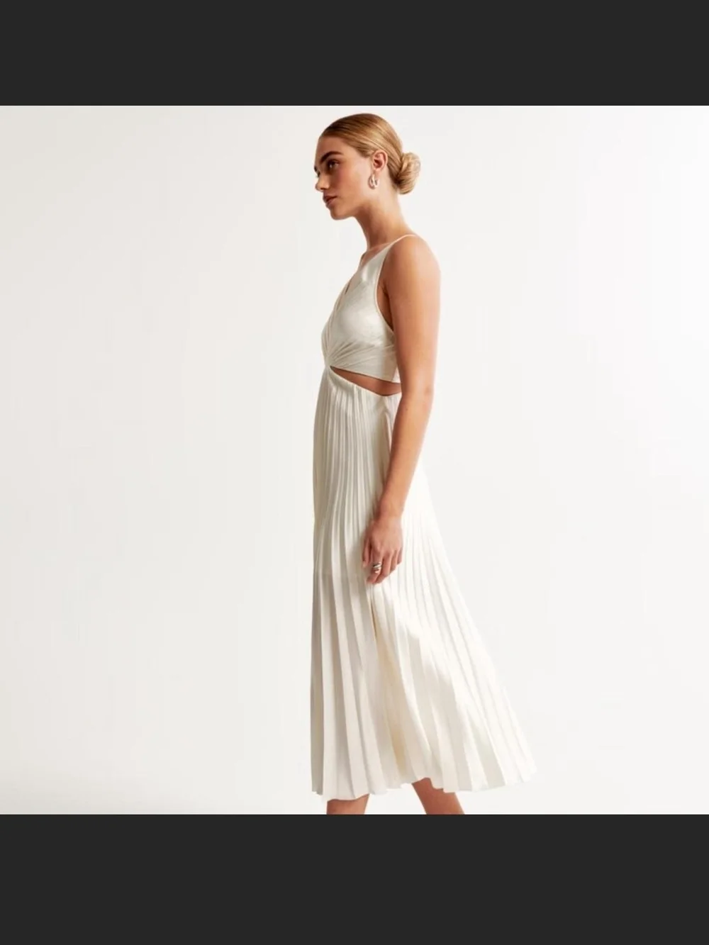 Abercrombie & Fitch Pleated White Satin V-Neck Maxi Dress with Cutout - M Tall
